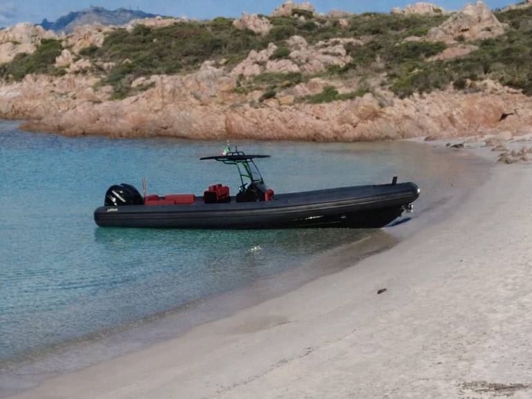 Sea Water Sea Water Phantom 300 te huur van particulier of professional in Portisco