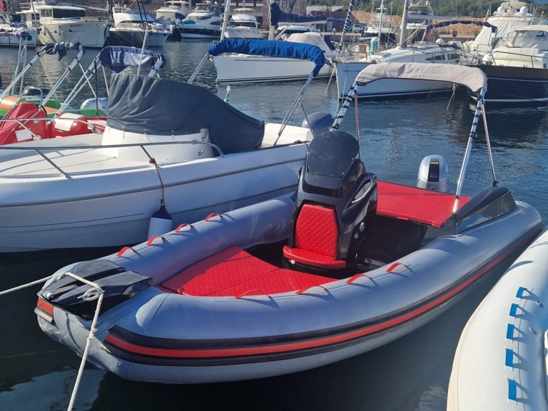 Huur een Magnus 5.80 in Porto Rotondo