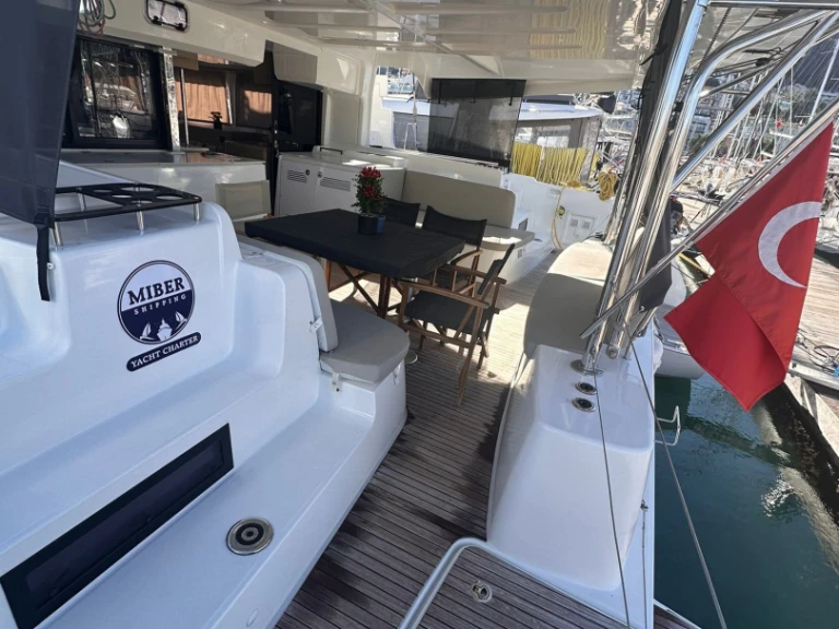 Bootverhuur Lagoon Lagoon 46 in Fethiye via SamBoat