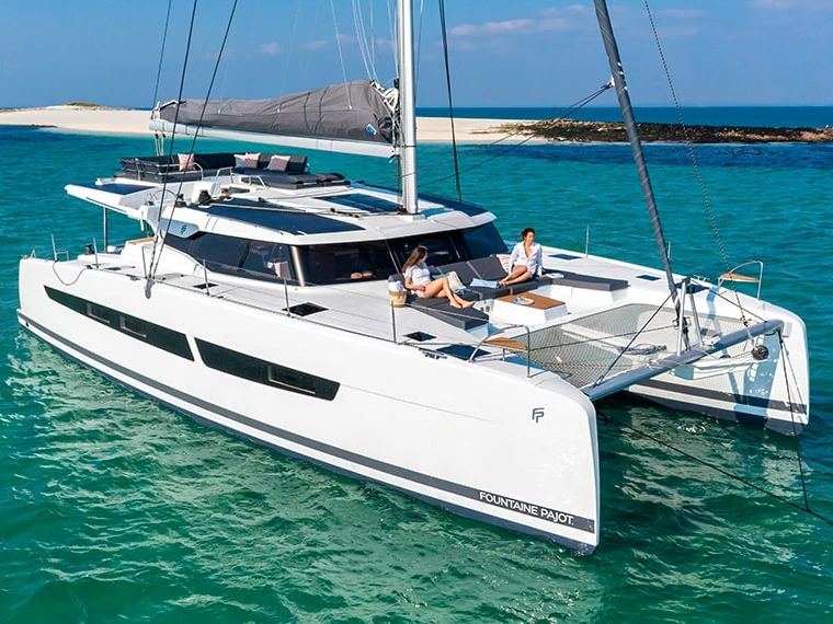 Verhuur Catamaran Fountaine Pajot met vaarbewijs