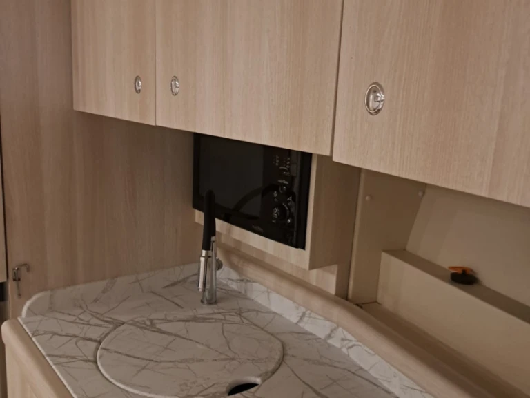 Huur een Baia 48 in Poltu Quatu