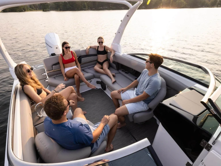 Verhuur Motorboot Cranchi met vaarbewijs