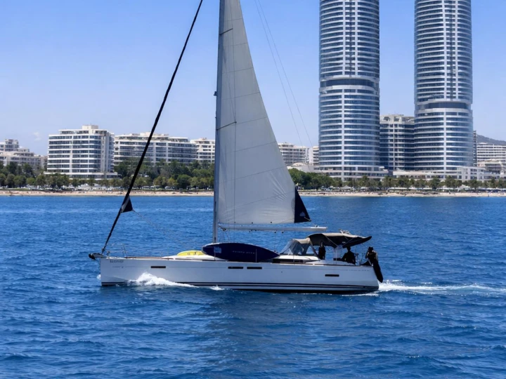 Huur Zeilboot met of zonder schipper Jeanneau in Limassol