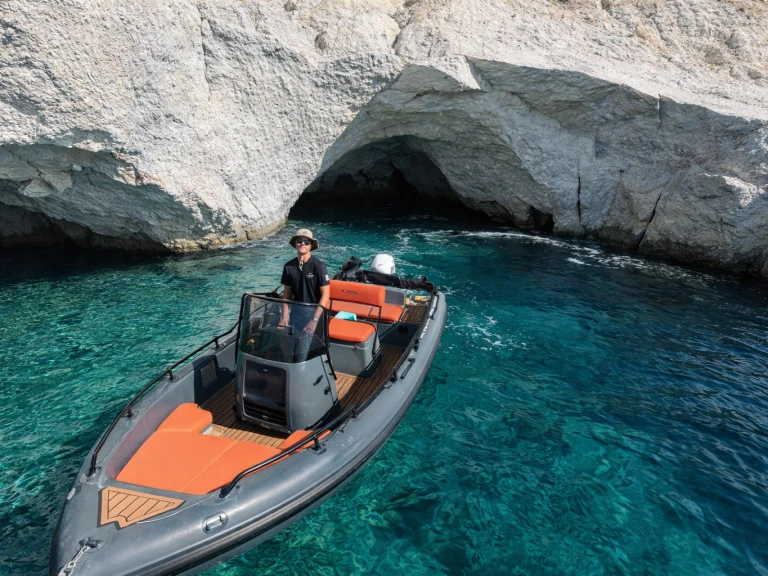 Huur een Poseidon Blu Water 170 in Mílos