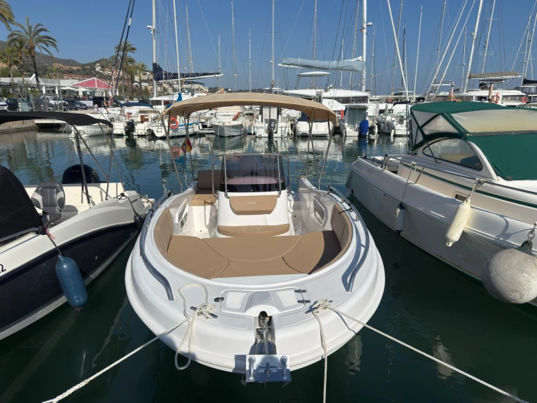 Motorboot te huur in Port Ginesta voor de beste prijs
