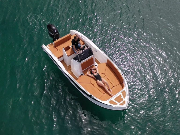 Bootverhuur Saint Paul's Bay goedkoop Nireus CL620