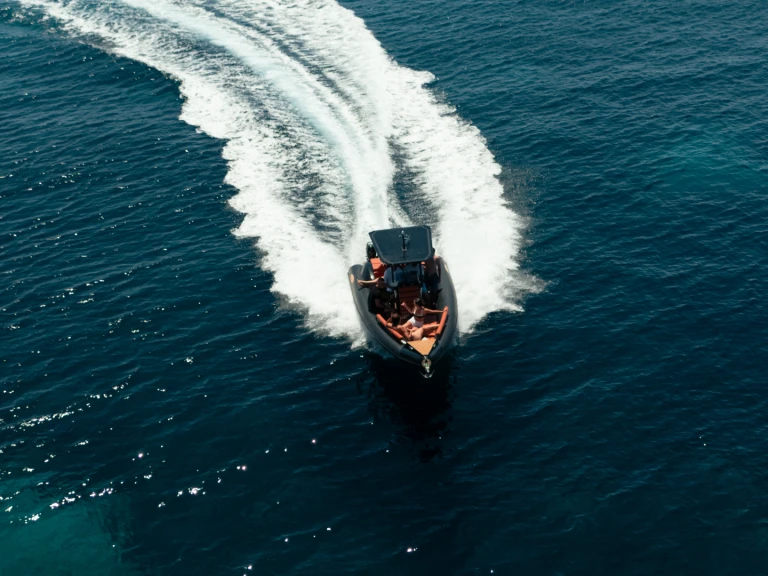 Motorboot te huur in Gouviá voor de beste prijs