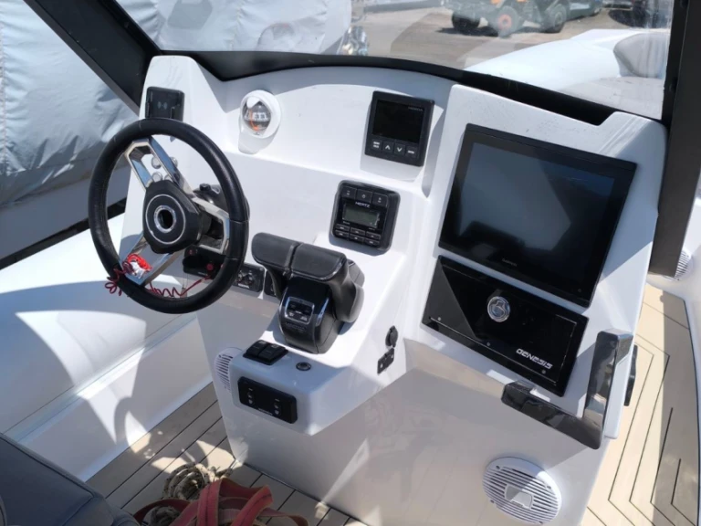 Motorboot te huur in Gouviá voor de beste prijs