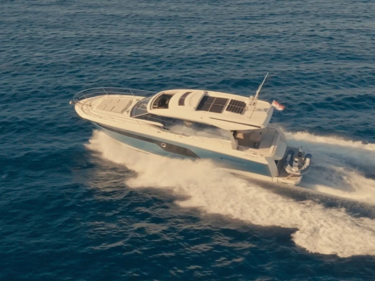 Jacht te huur in Marina Lav voor de beste prijs