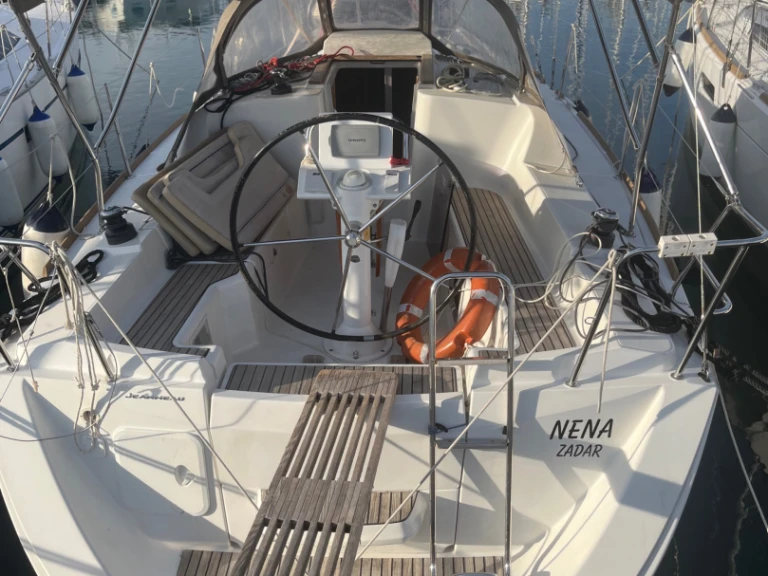 Verhuur Zeilboot Jeanneau met vaarbewijs