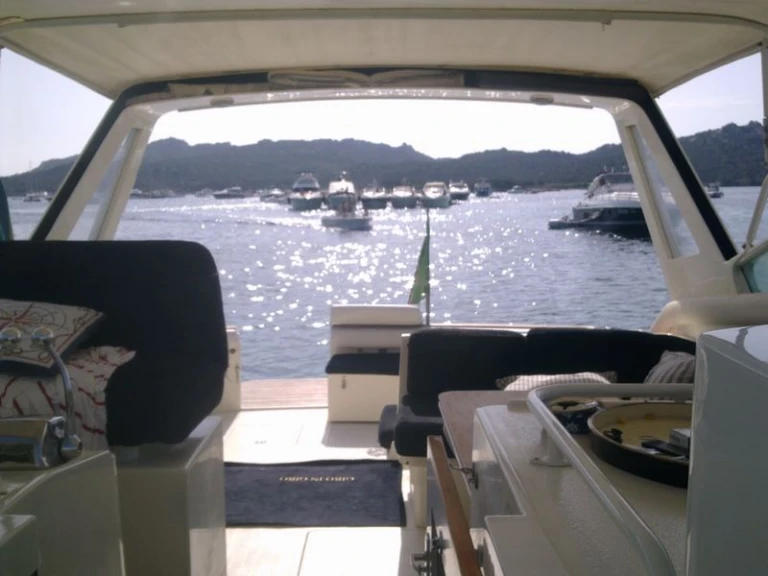 Huur een Bertram 38 Special in Punta Ala