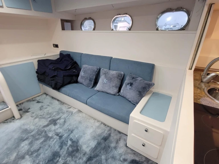 Huur Motorboot met of zonder schipper Baia in Rimini