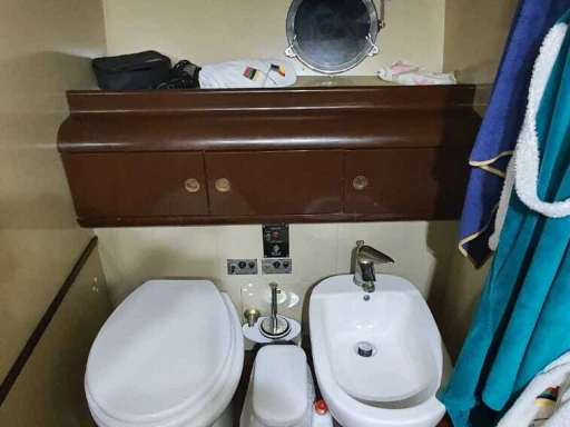 Huur Jacht met of zonder schipper Versilcraft in Marina degli Aregai