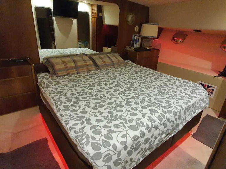 Verhuur Jacht Versilcraft met vaarbewijs