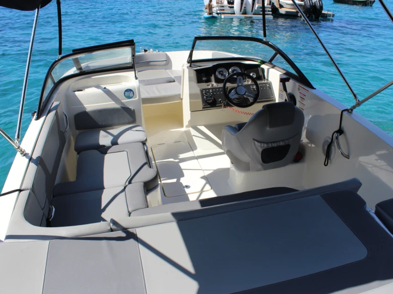 Motorboot te huur in Club Nàutic Santa Ponsa voor de beste prijs