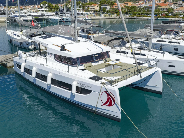 Jachthuur in Kaštela - Bali Bali Catsmart OW - 3 cab. via SamBoat