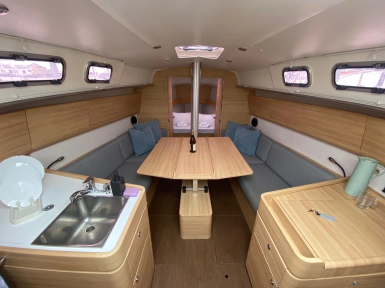 Bootverhuur Bénéteau First 35 in Jezera via SamBoat