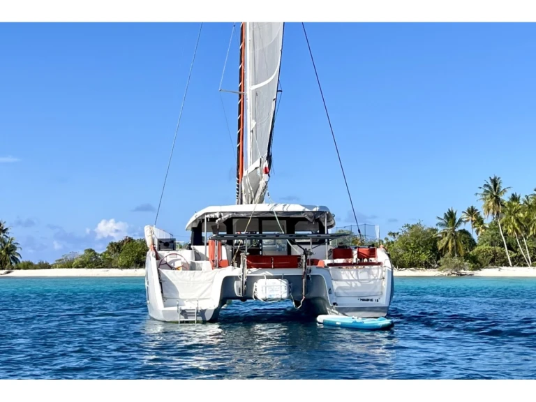 Excess Excess 11 te huur van particulier of professional in Papeete