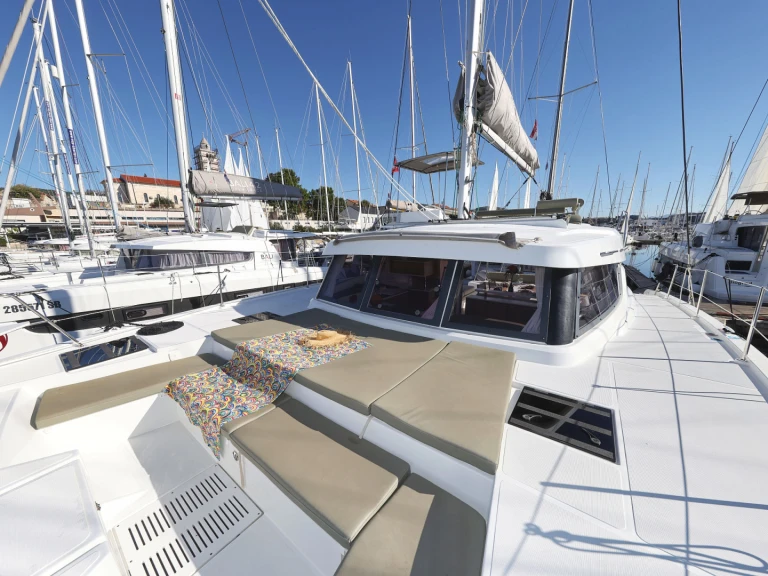 Bootverhuur Šibenik goedkoop Bali Catspace Voile