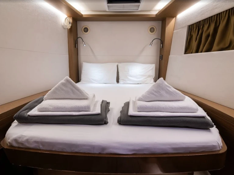 Verhuur Catamaran Lagoon met vaarbewijs