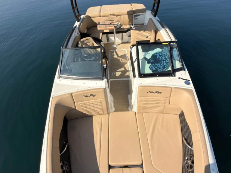 Huur een Sea Ray SPX 230 in Thonon-les-Bains