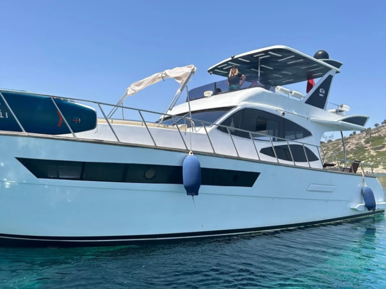 Verhuur Jacht Custom Made met vaarbewijs