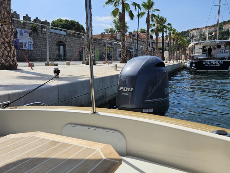 Verhuur Motorboot NAVAL met vaarbewijs