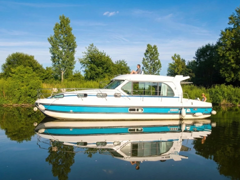 Bootverhuur Nicols Yacht Nicols Sedan 1170 in Cahors via SamBoat