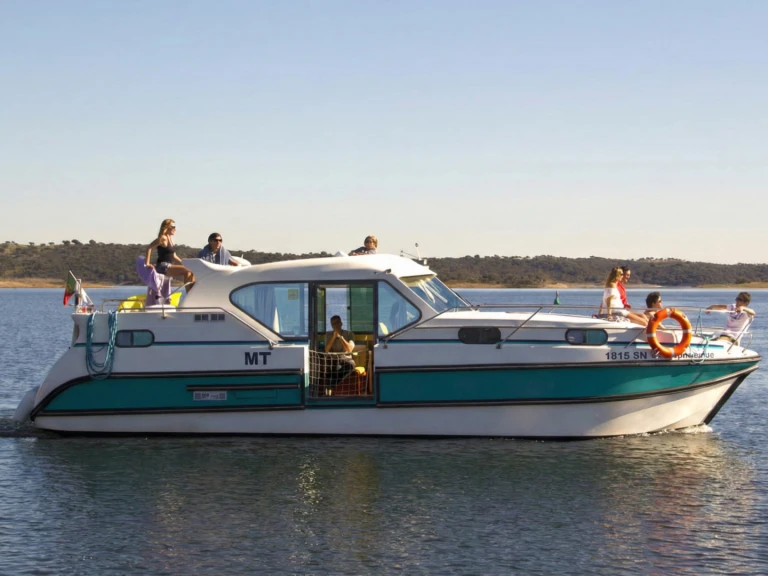 Verhuur Motorboot Nicols Yacht met vaarbewijs