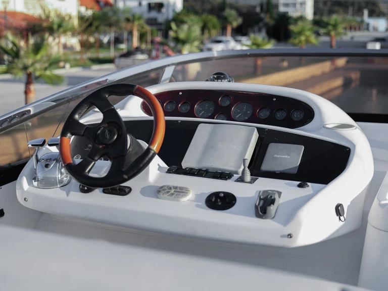 Huur Jacht met of zonder schipper Sunseeker in Himarë