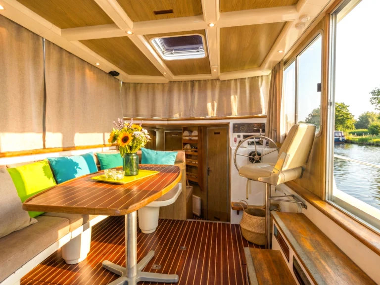 Woonboot te huur in Dompierre-sur-Besbre voor de beste prijs