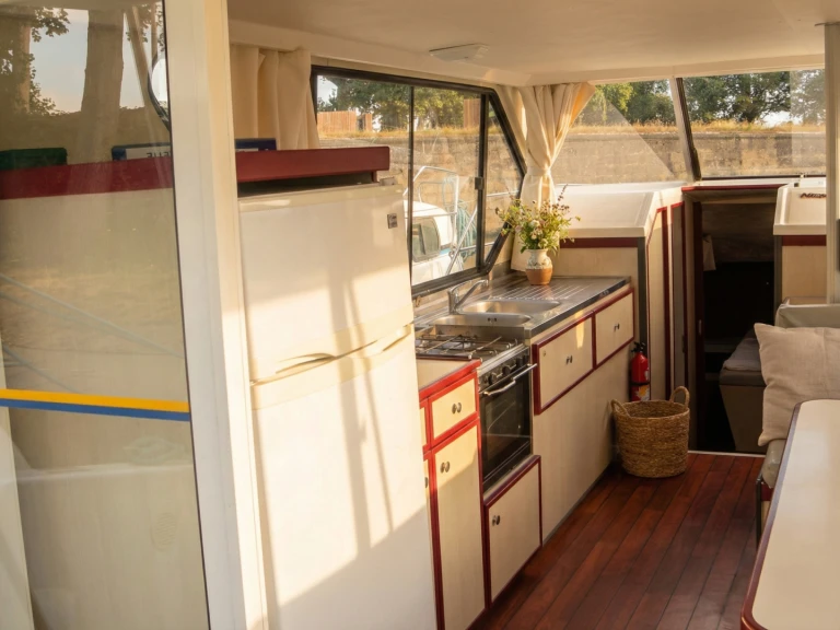 Bootverhuur Nicols Yacht Nicols Sedan 800 in Sermoise-sur-Loire via SamBoat