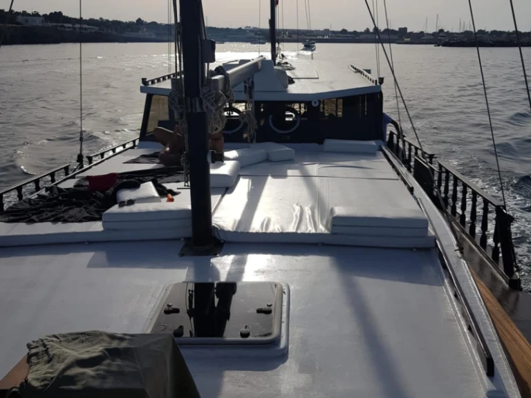 Zeilboot te huur in Vlores voor de beste prijs