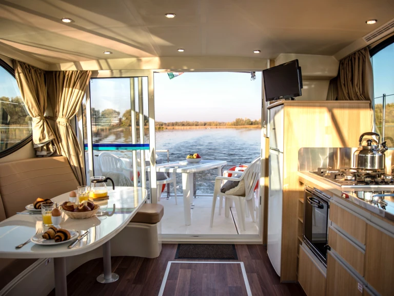 Huur Motorboot met of zonder schipper Nicols Yacht in Tokaj