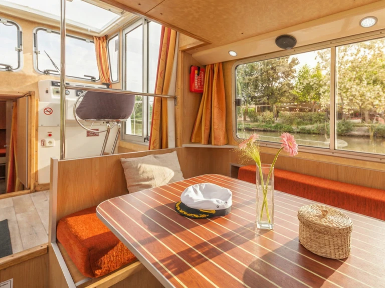 Woonboot te huur in Dompierre-sur-Besbre voor de beste prijs