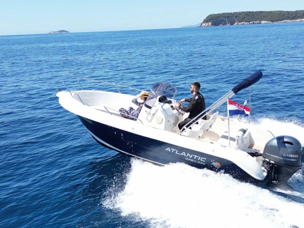 Bootverhuur Atlantic 555 open in Dubrovnik via SamBoat