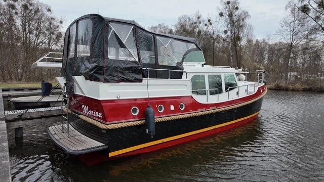 Bootverhuur Zehdenick goedkoop Dutch Sturdy 380 AC Twin "Marion"
