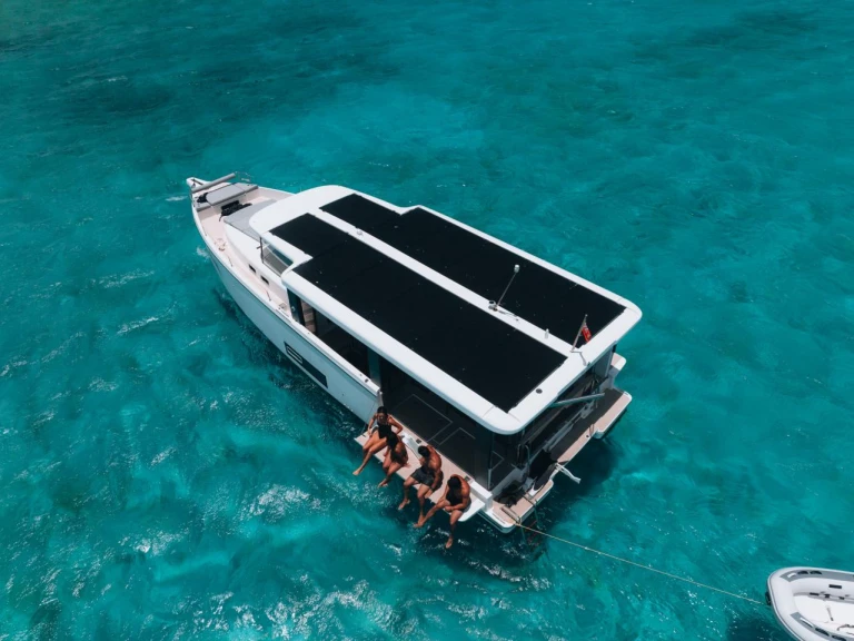 Verhuur Motorboot Jeanneau met vaarbewijs