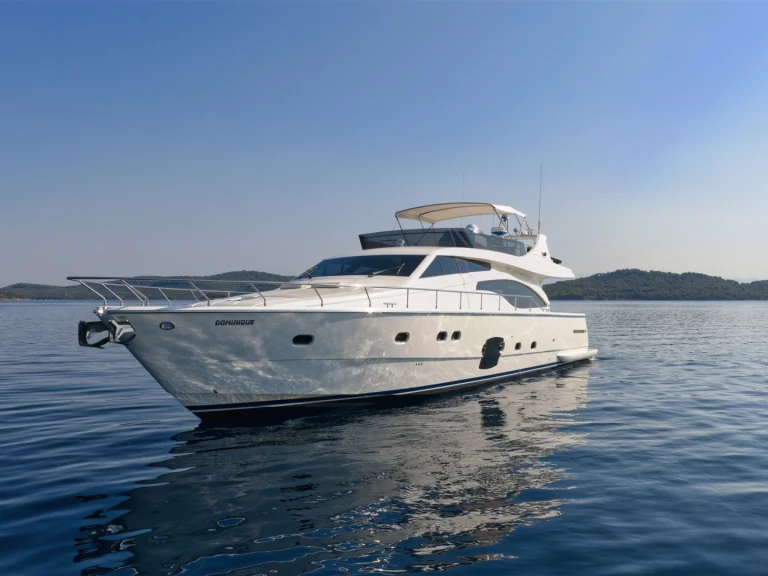 Huur een Ferretti Ferretti 681 in Sukošan