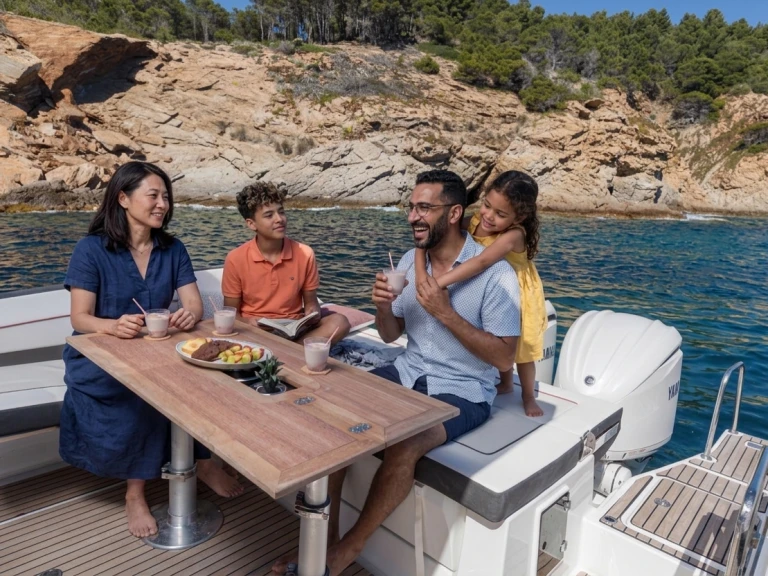 Bootverhuur Jeanneau Cap Camarat 9.0 WA in Vieux Port Golfe-Juan via SamBoat