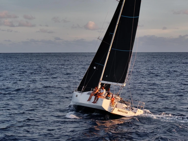 Huur Zeilboot met of zonder schipper Pogo Structures in Marseille