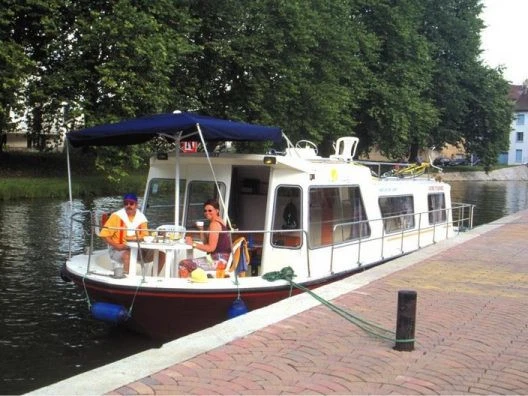 Huur Motorboot met of zonder schipper  in Louhans