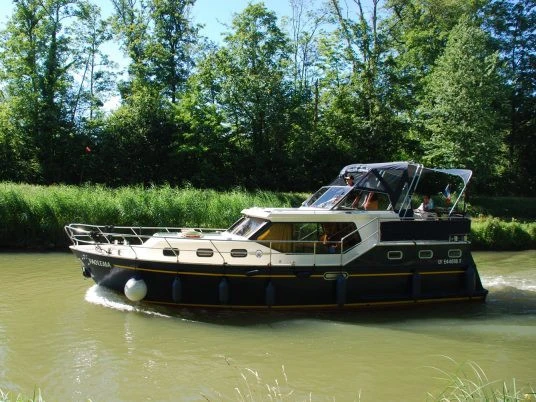 Verhuur Motorboot  met vaarbewijs