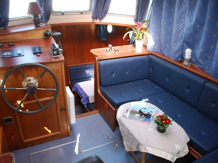 Huur een Linssen Linssen Vlet 1030 in Louhans