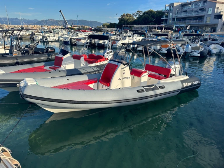 RIB te huur in Porto Pollo voor de beste prijs