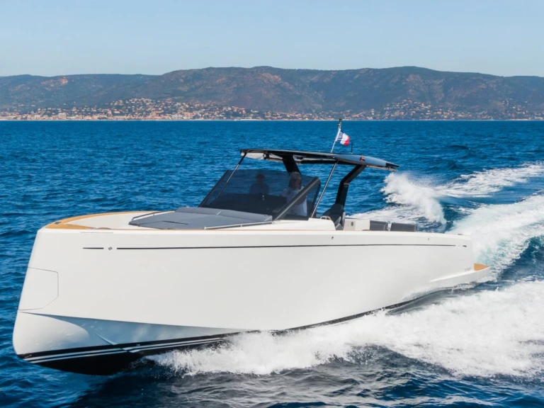 Pardo Yachts Pardo 43 te huur van particulier of professional in Port Grimaud