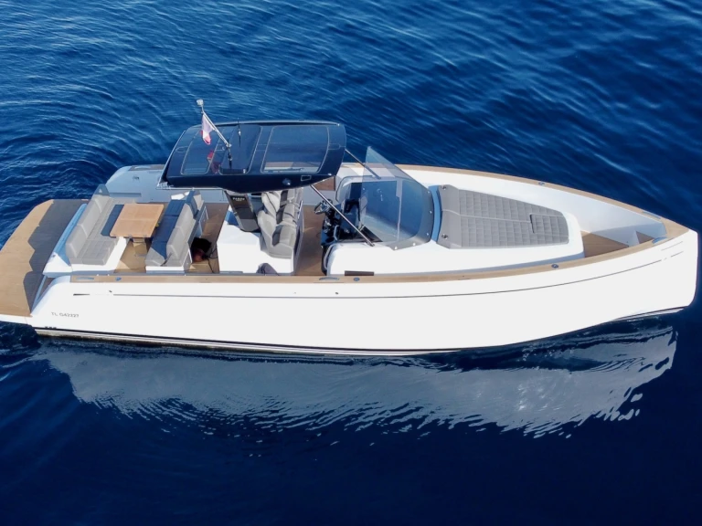 Verhuur Motorboot Pardo Yachts met vaarbewijs