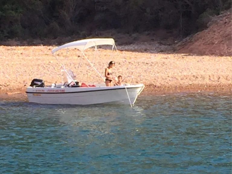 Huur Motorboot met of zonder schipper Terhi in Galéria