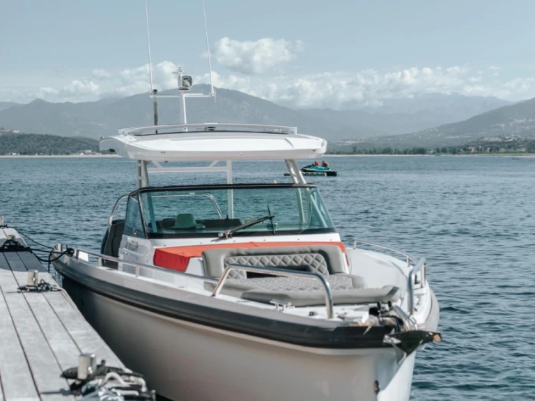 Bootverhuur Ajaccio goedkoop Axopar 37
