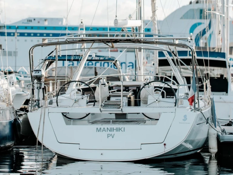 Huur een Bénéteau Oceanis 41 in Ajaccio